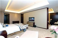 Deluxe Family Suite