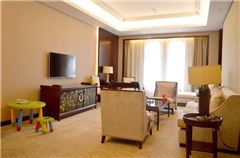Deluxe Family Suite