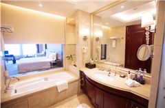 Executive Queen Room