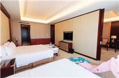 Deluxe Family Suite