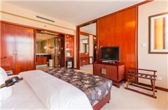 Deluxe Executive Suite