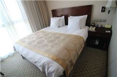 Warm Queen Room