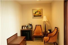 Warm Queen Room