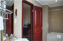 Warm Queen Room