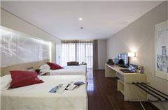 Courtyard Room