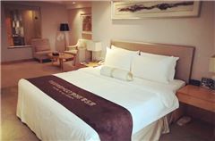 Business Queen Room