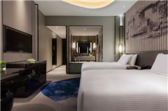 Deluxe Lake-view Twin Room