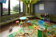 Aire de jeux pour enfants / club pour enfants
