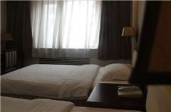2-bedroom Suite Triple Bed