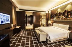 Executive Deluxe Suite