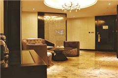 Business Queen Suite