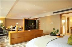 Executive Panoramic Room