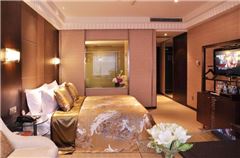Executive Queen Room