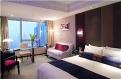 Panoramic Executive Room