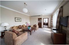 Deluxe Panoramic Suite