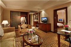 Executive Deluxe Suite