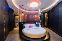 Romantic Round-bed Room