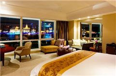 Deluxe River-view Room