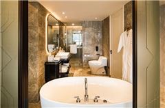 Superior River-view Queen Room