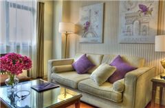 Deluxe 2-bedroom and 1-living room