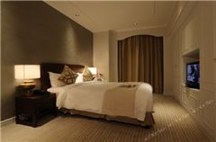 Extreme Deluxe Family Room
