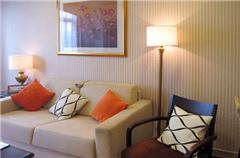 Deluxe One-bedroom Suite