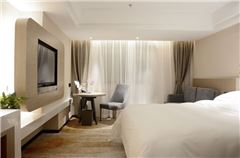 Business Queen Room