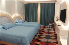 Family Theme Room A