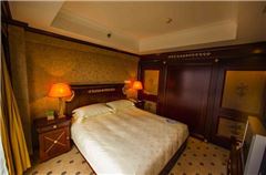 Queen Suite