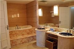 Executive Deluxe Suite