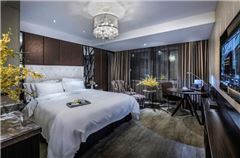 Luxury Queen Room