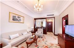 Deluxe Garden-view Suite