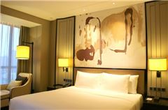 Executive Deluxe Queen Room