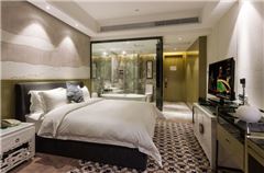 Luxury Queen Room