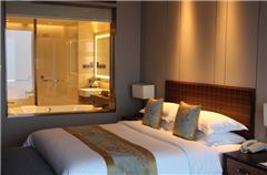 Lake-view Queen Room