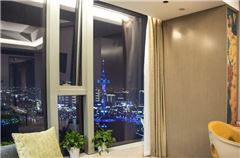 Executive Lake-view Queen Room