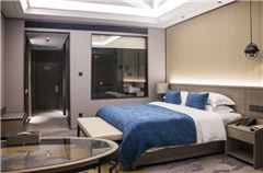 Executive Lake-view Queen Room