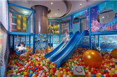 Aire de jeux pour enfants / club pour enfants