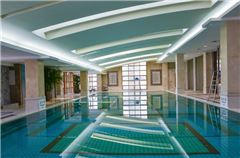 piscine intérieure