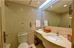 Elegant Queen Room