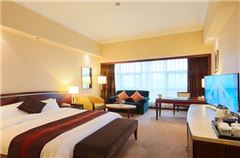 Superior Garden-view Queen Room