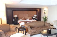 Business Queen Room