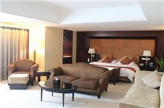 Business Queen Room