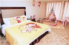 GGbond Theme Queen Room