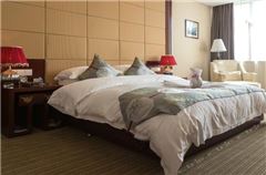Business Queen Room