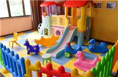 Parco giochi per bambini / miniclub