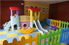 Parco giochi per bambini / miniclub