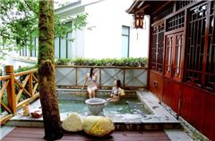 Famous Spring Room