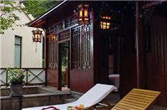 Famous Spring Room
