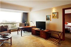 Crowne Plaza Superior Suite